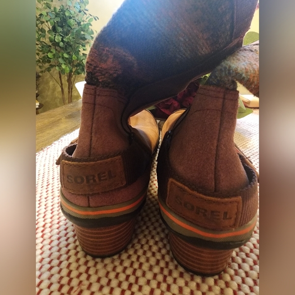 Sorel Madder Slimshortie Boots - Picture 4 of 9